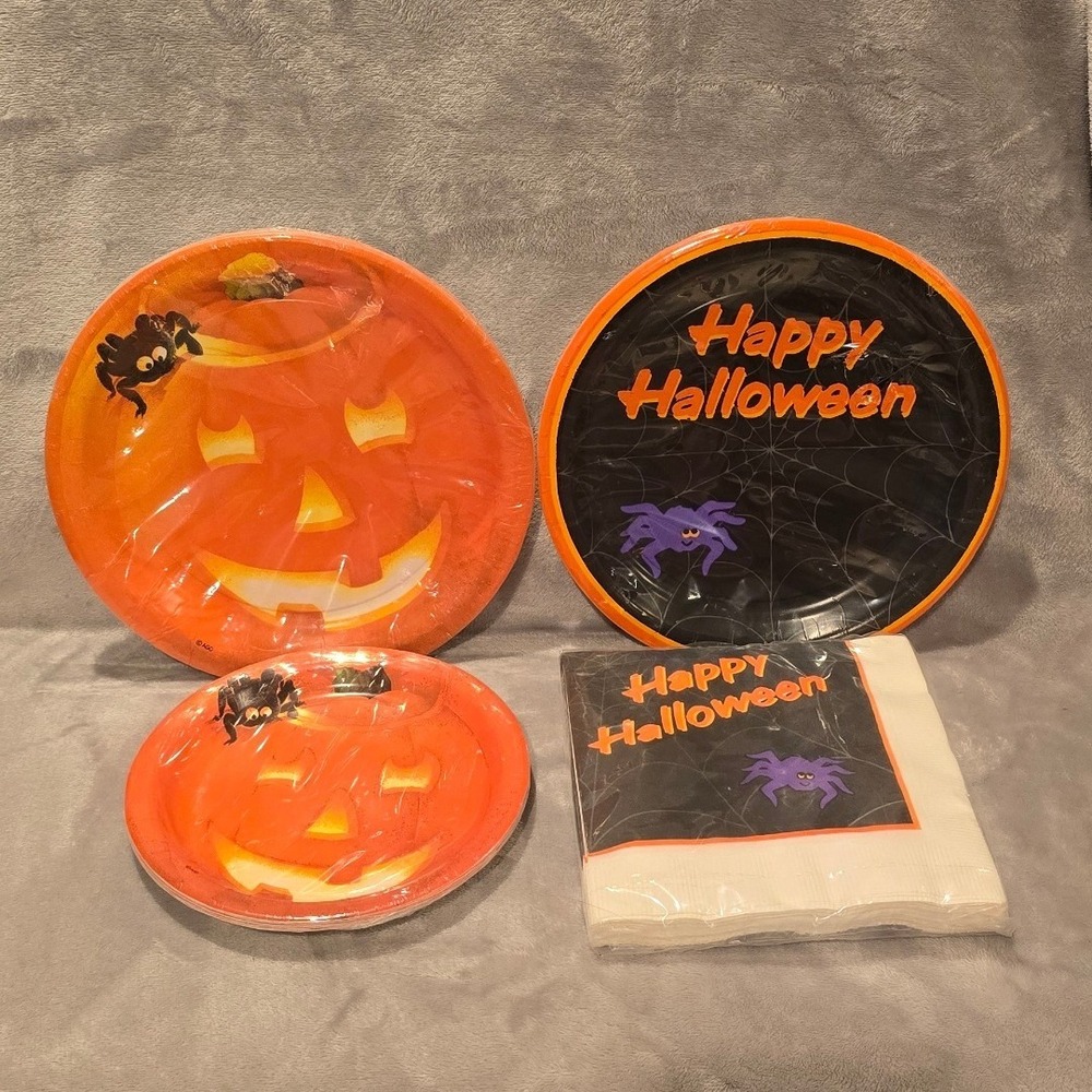Vintage American Greetings Halloween Supplies Plates Napkins Set Jack-O-Lantern